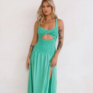 Elegant Green Sleeveless Dress